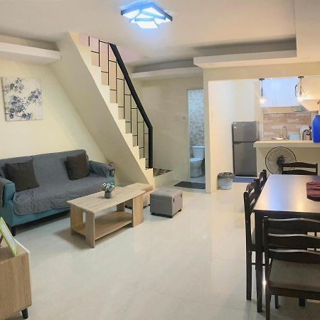 2 Bedroom Townhouse In Bacolod City Exteriör bild